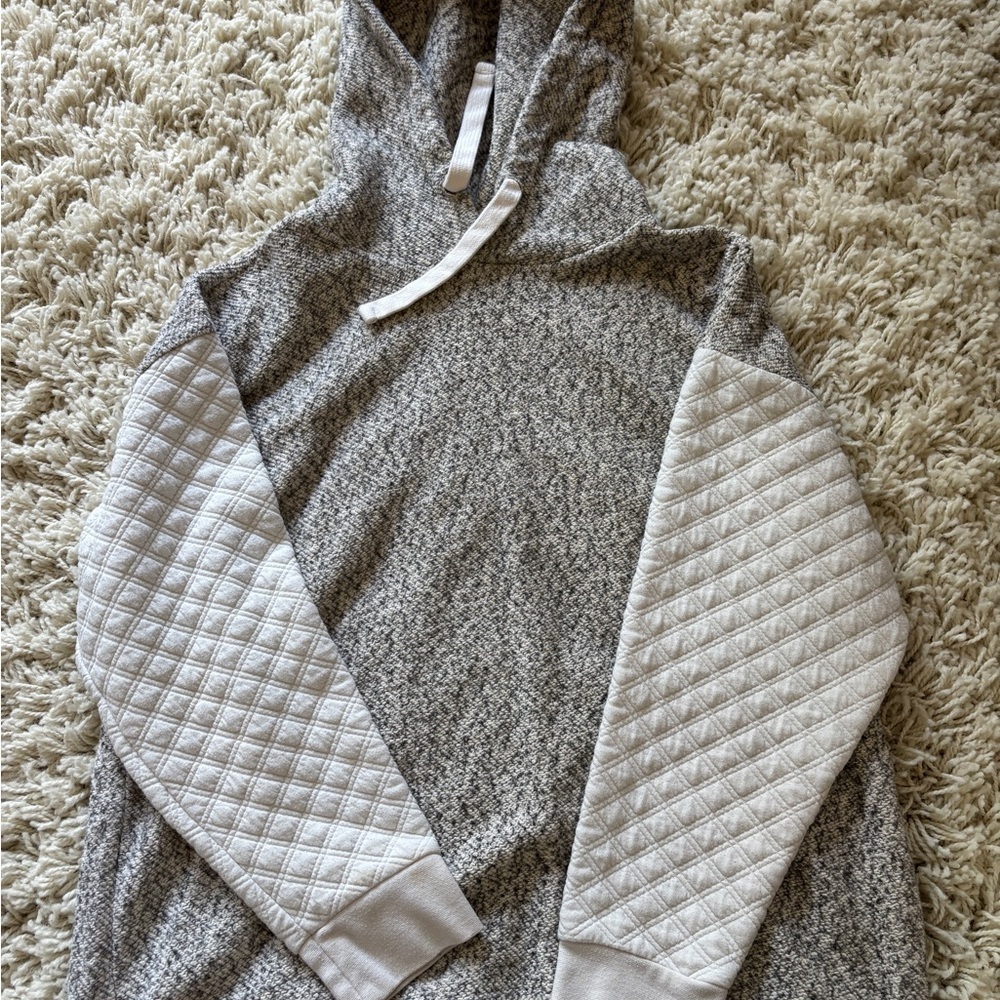 Madewell Gray and White Quilted Sleeve Hoodie women’s small